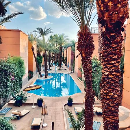 Tres Beau Riad A Marrakech Avec Piscines Marakeş Dış mekan fotoğraf