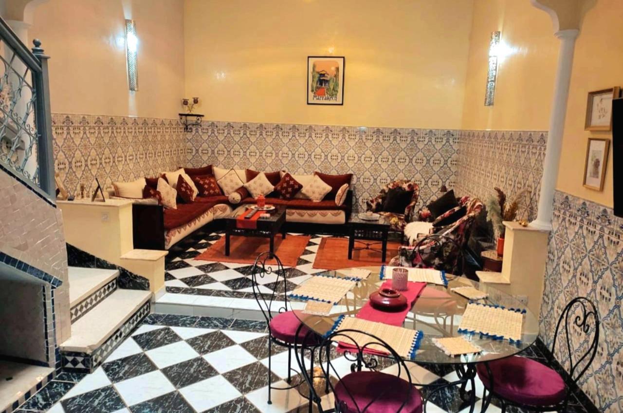 Tres Beau Riad A Marrakech Avec Piscines Marakeş Dış mekan fotoğraf