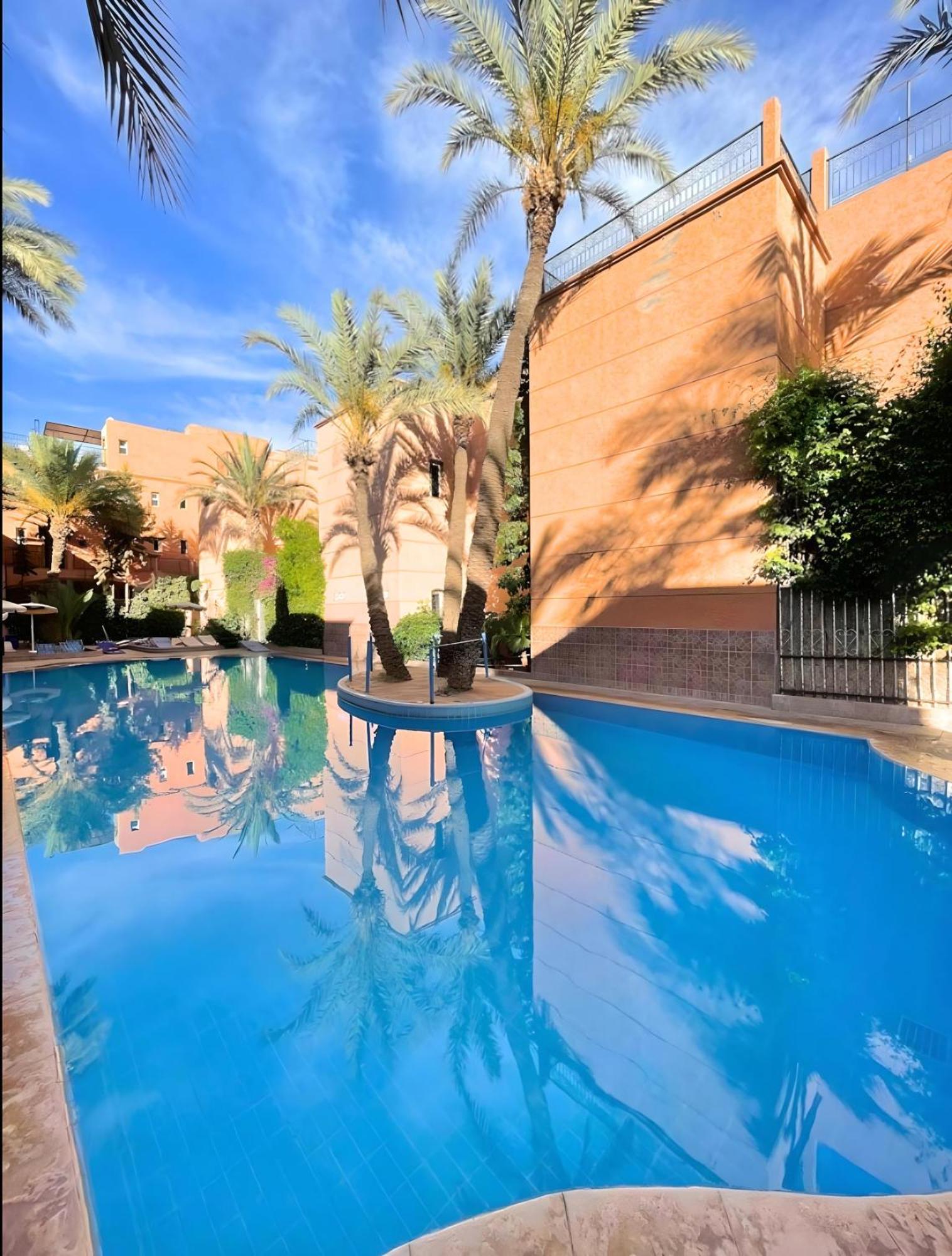 Tres Beau Riad A Marrakech Avec Piscines Marakeş Dış mekan fotoğraf